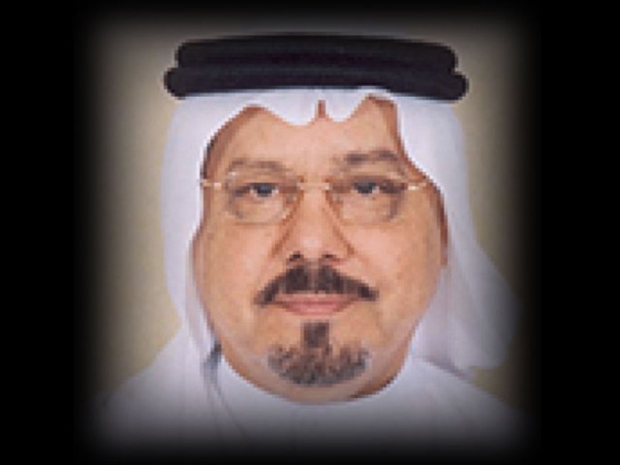 El escritor árabe Ali Muhammad Al-Shurafa Al-Hammadi Escribe