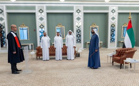 Mohamed bin Rashid preside la jura de 35 nuevos jueces en los tribunales de Dubái