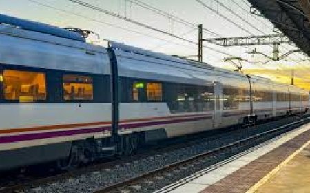 Queda interrumpida otra vez la línea de alta velocidad entre Madrid y Galicia debido a otro fuego en Ourense