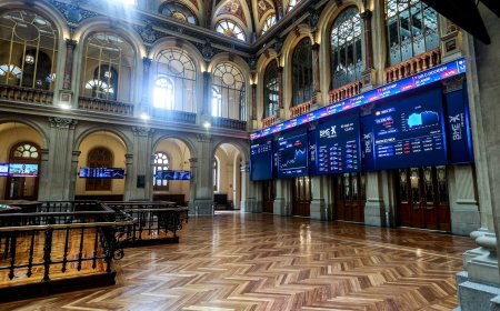 El IBEX-35 supera los 15.000 puntos por primera vez desde diciembre de 2007