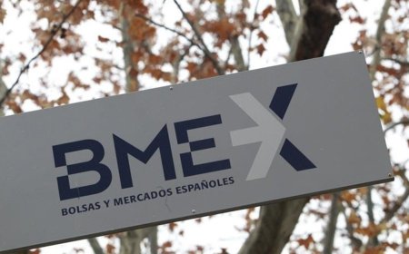 El Ibex 35 alcanza niveles no vistos desde 2007 con un ascenso del 0,70% a media sesión, llegando a 15.124 puntos