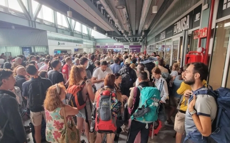 Renfe vuelve a cortar la circulación por tren entre Galicia y Madrid una hora después de recuperar el servicio