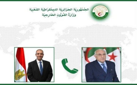 Attaf recibe una llamada telefónica de su homólogo egipcio