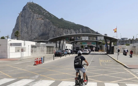 España y Reino Unido planean demoler la verja de Gibraltar en enero