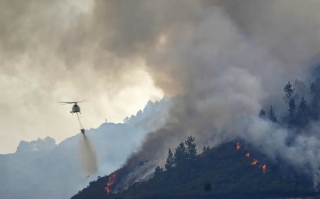 Última hora de los incendios: la evolución del fuego mejora pero algunos focos siguen avanzando