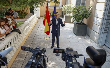 El Gobierno advierte de que habrá consecuencias legales si las autonomías incumplen la acogida de menores