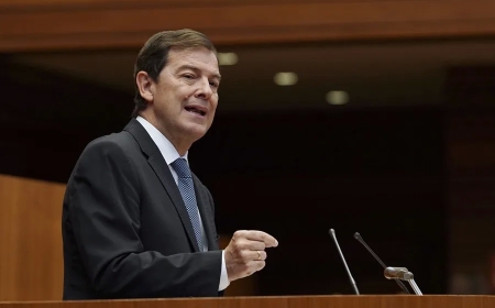 Mañueco defiende su gestión forestal y usa declaraciones del Gobierno para rechazar las críticas