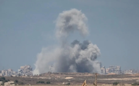 Israel mata a más de 100 palestinos desde el sábado y sigue destruyendo la ciudad de Gaza