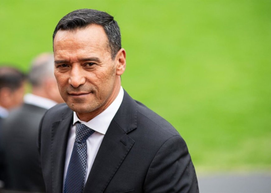 Ministro de Defensa colombiano rechaza acusaciones de traición hacia Petro después de la filtración de mensajes