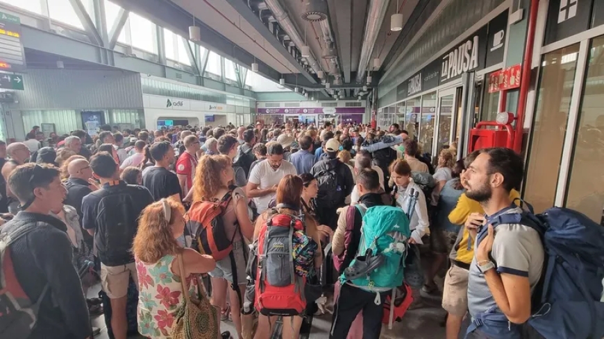Renfe vuelve a cortar la circulación por tren entre Galicia y Madrid una hora después de recuperar el servicio