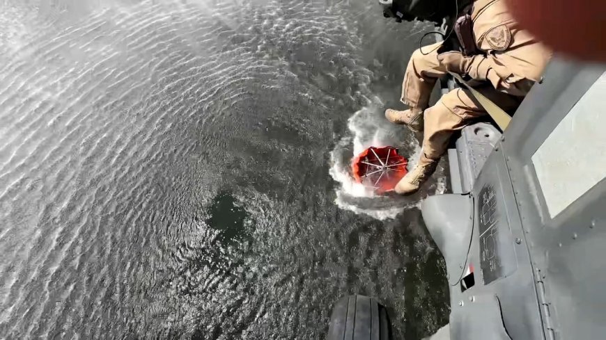 Un equipo de rescate de Emiratos continúa combatiendo los incendios en Albania