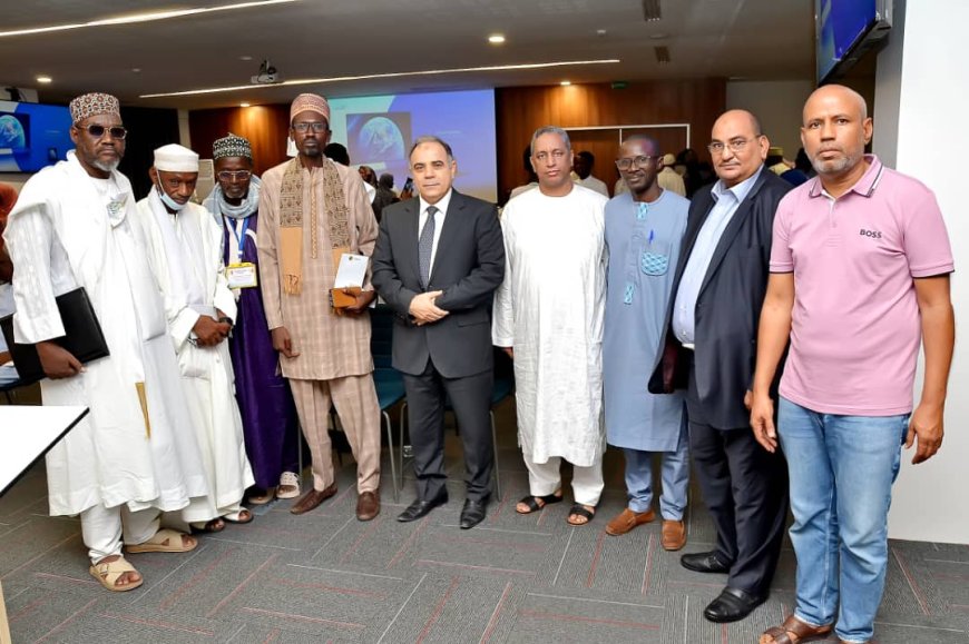 La Fundación Mensaje de Paz organiza un multitudinario simposio en Dakar sobre el zakat y cientos de senegaleses se adhieren a la institución