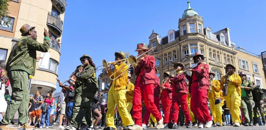 El tradicional carnaval de Notting Hill se inunda de ritmos afrocaribeños
