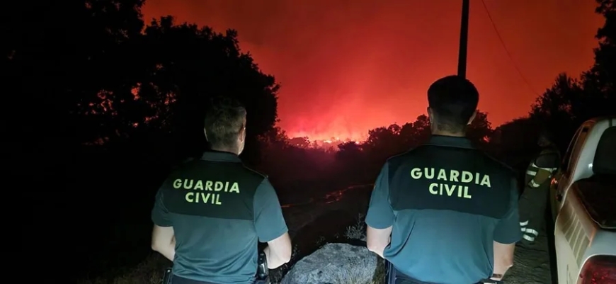 Castilla y León mantiene activos 18 fuegos, 10 graves, con reproducciones por el viento