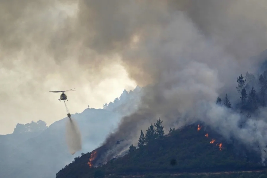 Última hora de los incendios: la evolución del fuego mejora pero algunos focos siguen avanzando