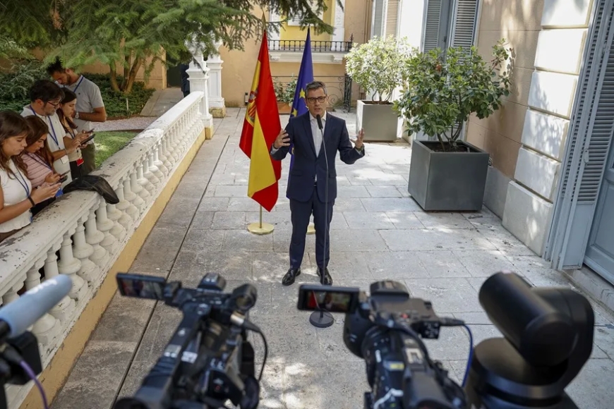 El Gobierno advierte de que habrá consecuencias legales si las autonomías incumplen la acogida de menores