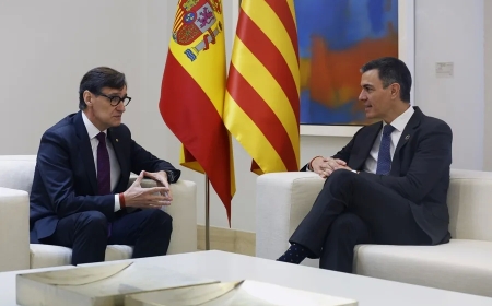 El Gobierno confía en que la cita entre Illa y Puigdemont y condonar deuda ayude a sacar los presupuestos
