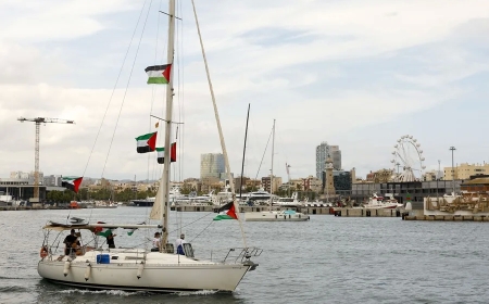 Una embarcación de la Flotilla Sumud rumbo a Gaza denuncia haber sido atacada en un puerto de Túnez