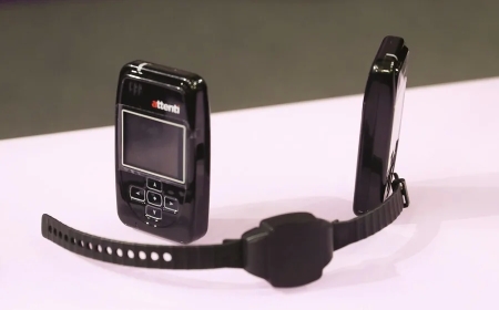 Vodafone pidió pulseras antimaltrato con mayor protección al agua tras detectar un mal uso