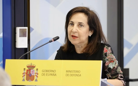 El avión de la ministra Robles a Lituania sufre un intento de perturbar su GPS cerca de Kaliningrado