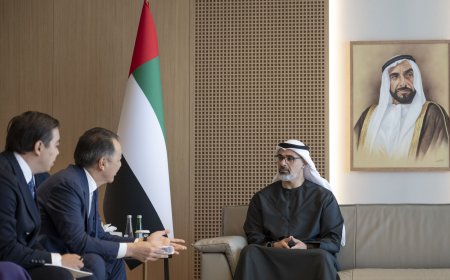 Khaled bin Mohamed bin Zayed se reúne con el presidente de la Comisión Económica Euroasiática
