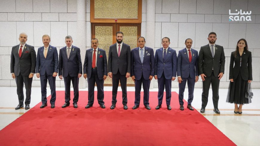 Presidente Al-Shara se reúne con empresario emiratí para impulsar inversiones en Siria