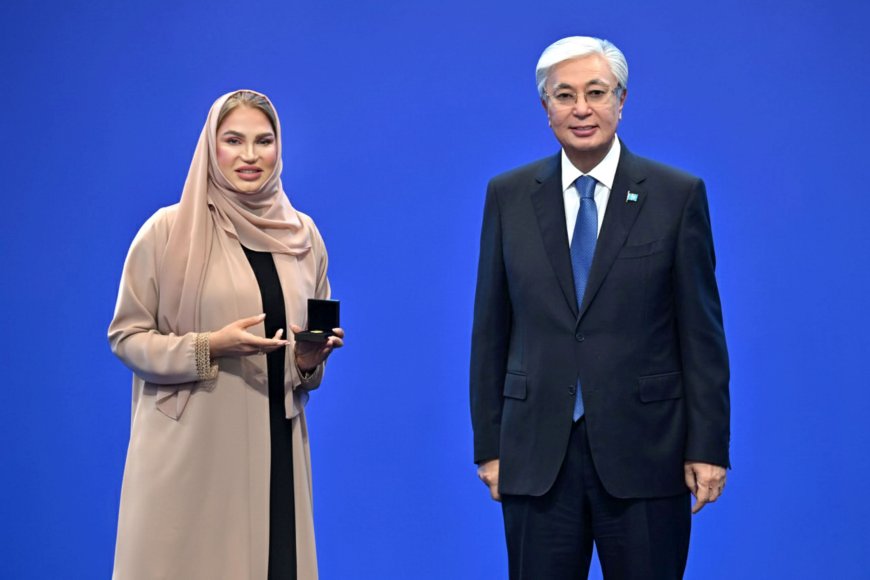 Afra Al Sabri, nombrada embajadora de buena voluntad del Congreso de Líderes de Religiones Mundiales y Tradicionales