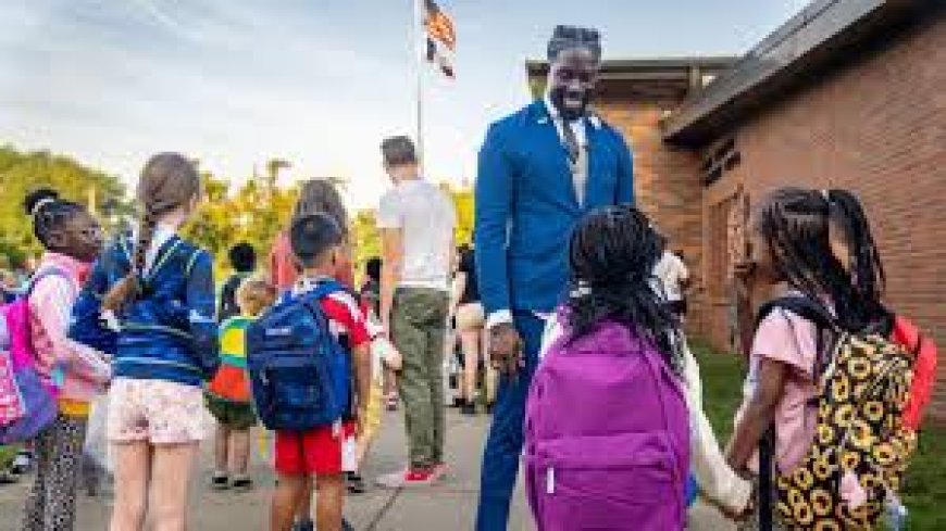 ¿Quién es Ian Roberts, el superintendente escolar de Iowa acusado por ICE de estar ilegalmente en EE.UU.?