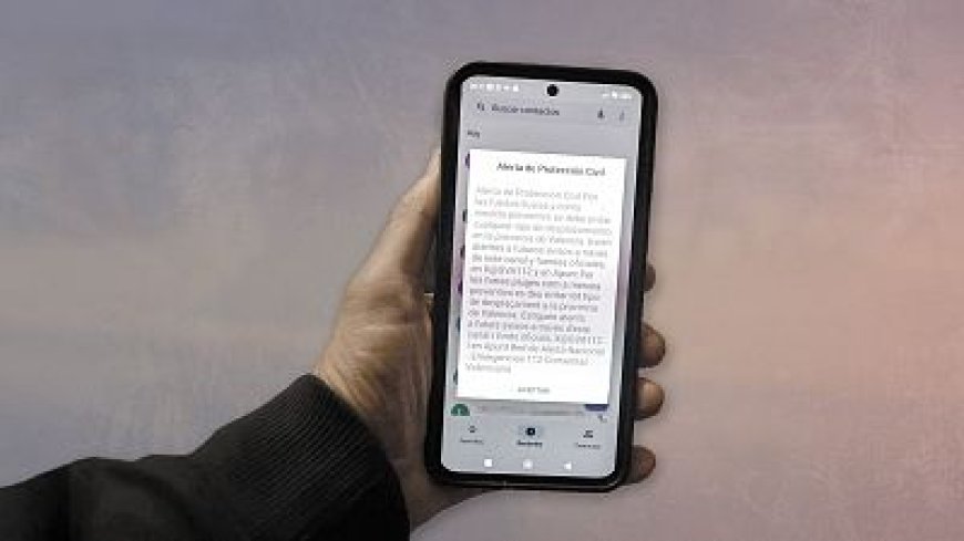 La Comunidad Valenciana y Cataluña lanzan con antelación una alerta a los móviles ante el aviso rojo por lluvias