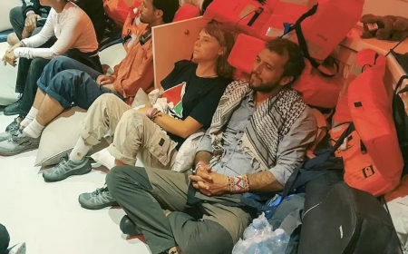 Israel deporta a otros 171 activistas de la flotilla Global Sumud, incluida Greta Thunberg