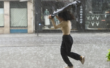 La AEMET lanza un aviso especial: la dana Alice trae ya hoy lluvias muy fuertes al este de la península y a Baleares