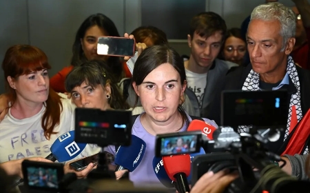 Las activistas de la flotilla reivindican el éxito de su misión a su llegada a Madrid