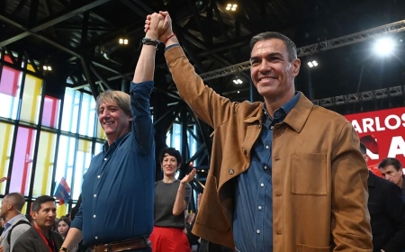 Sánchez responsabiliza a Feijóo y a Abascal de que Mazón siga al frente de la Generalitat