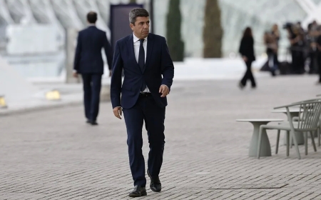 El funeral de la dana en Valencia, en directo: gritos de «asesino» a Mazón en su entrada al acto