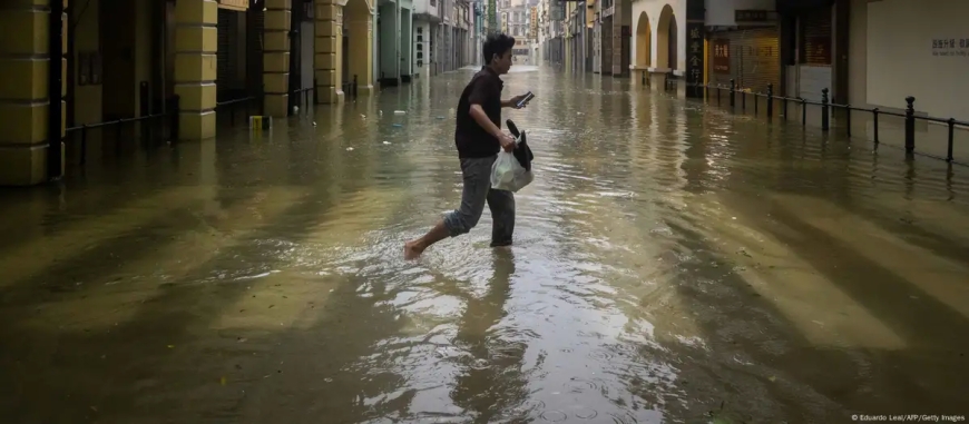 Alerta máxima y evacuaciones en Cantón por tifón Matmo