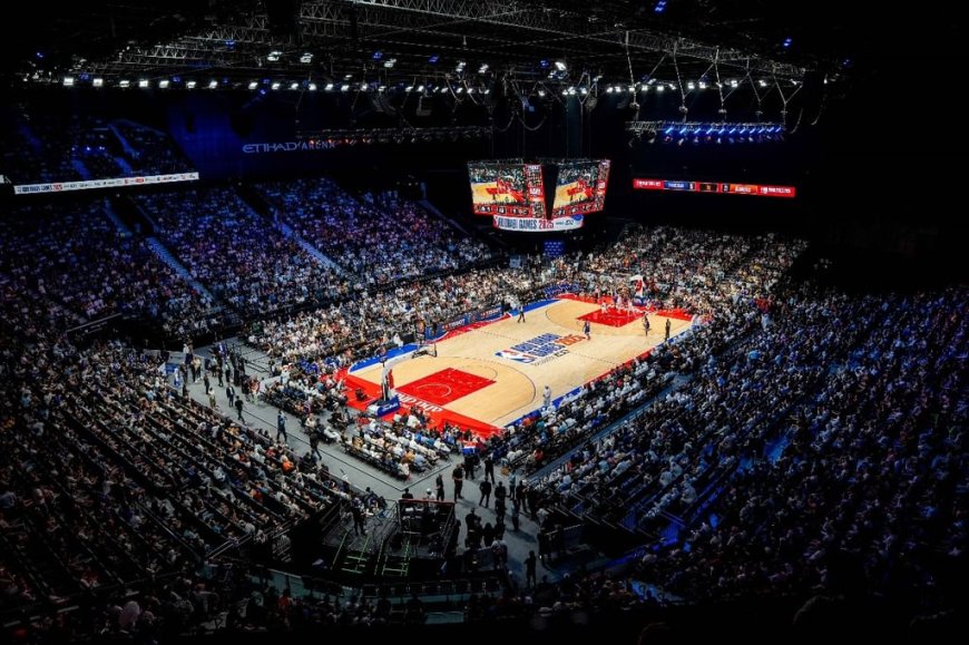 Los New York Knicks barren a los Philadelphia 76ers en el cierre de la NBA Abu Dabi 2025