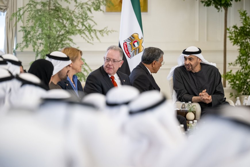El presidente de Emiratos recibe a una delegación de la Universidad McGill