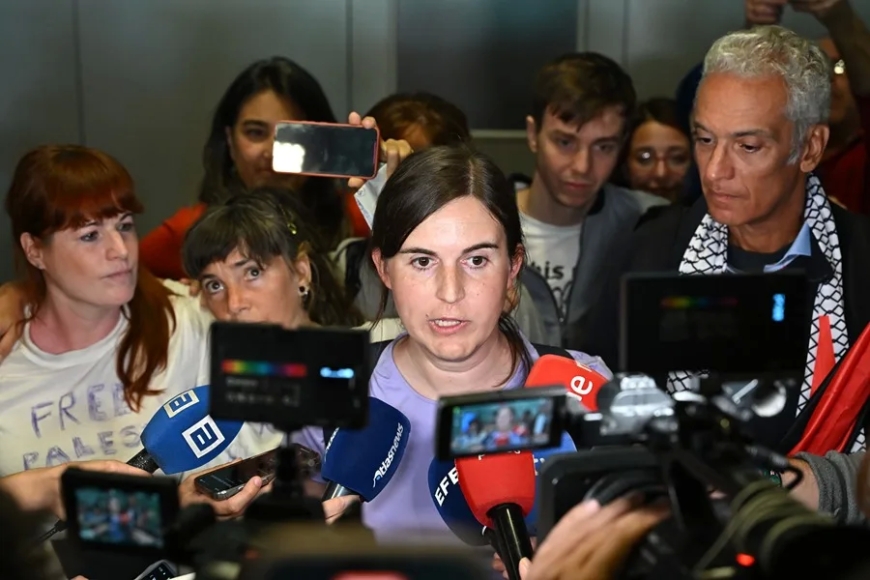 Las activistas de la flotilla reivindican el éxito de su misión a su llegada a Madrid