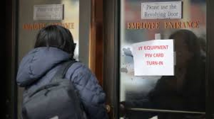 Trump afirma que el Gobierno tiene los fondos para pagar a los militares la semana próxima