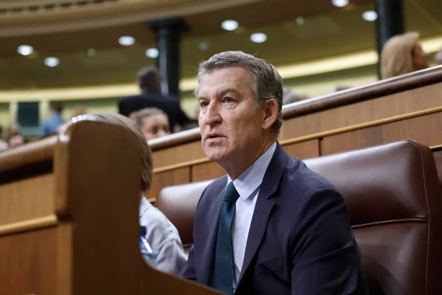 Feijóo denuncia una pinza de Vox y el PSOE contra el PP