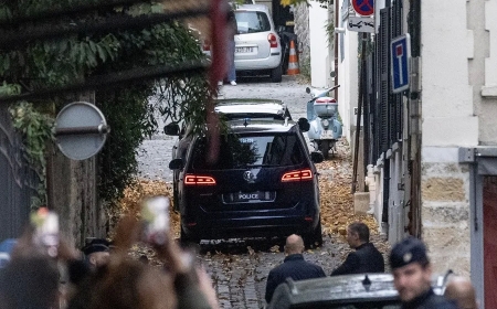 Sarkozy regresa a su domicilio tras tres semanas en la cárcel a la espera de nuevo juicio