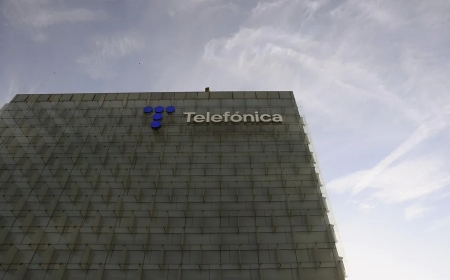 Telefónica presentará un ERE en siete empresas del grupo, aunque no precisa los afectados