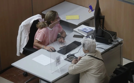 El Gobierno plantea una subida salarial fija para los funcionarios del 10 % entre 2025 y 2028