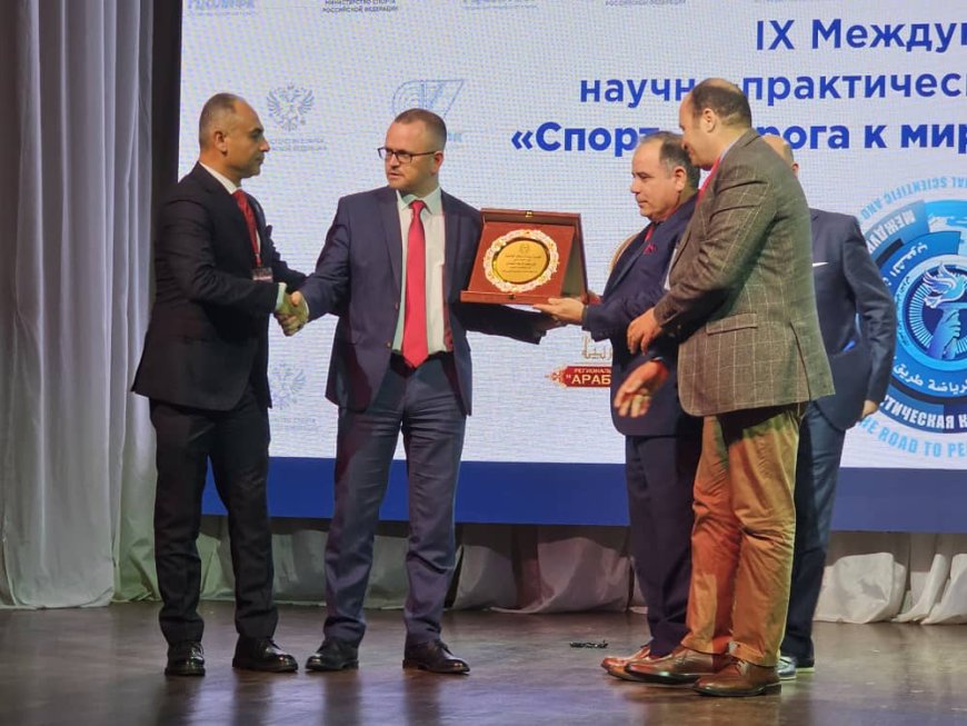 La Fundación Mensaje de Paz Global honra al presidente de la Universidad de Moscú al cierre del Congreso “El deporte, camino hacia la paz entre los pueblos”