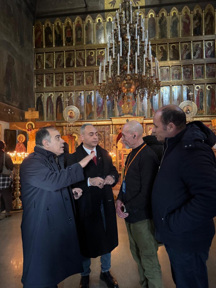 La delegación de la Fundación Mensaje de la Paz debate las ideas de Al-Shurafa Al-Hammadi en la Catedral de San Basilio en Moscú