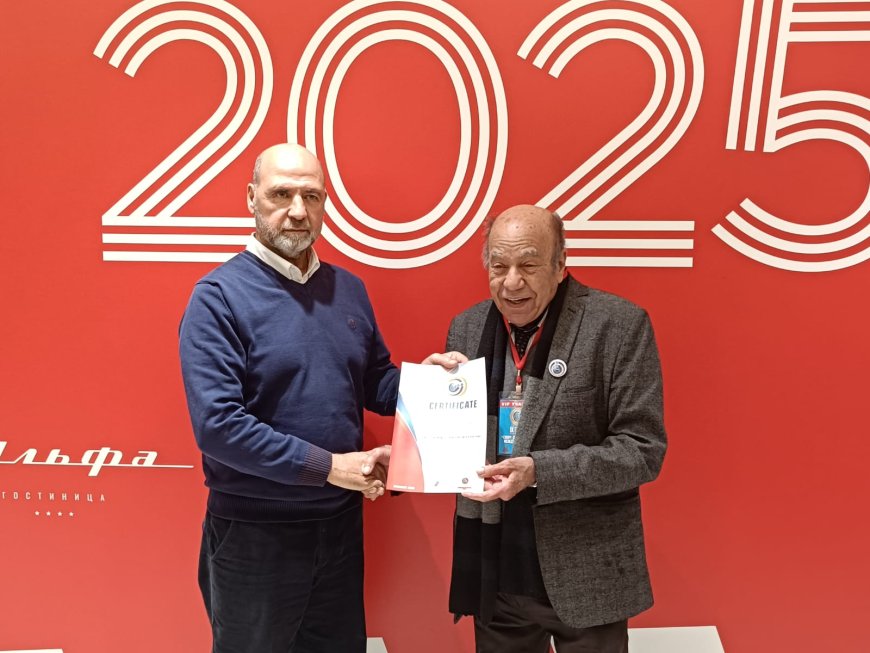 Homenaje al profesor egipcio Mossad Owis en la clausura del Congreso Internacional “El deporte como camino hacia la paz entre los pueblos” en Moscú