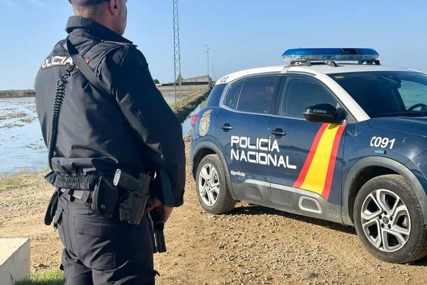 El policía herido en Sevilla por un disparo está grave pero estable tras ser operado