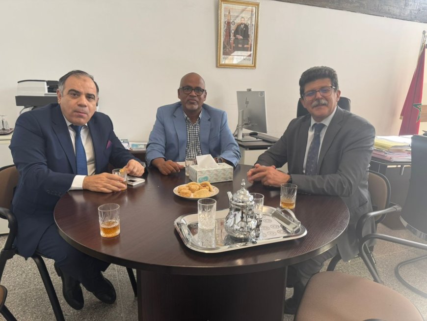 Ideas de Al-Sharrafá Al-Hammadi en una mesa redonda con estudiantes de máster del Instituto Superior de Información y Comunicación de Rabat