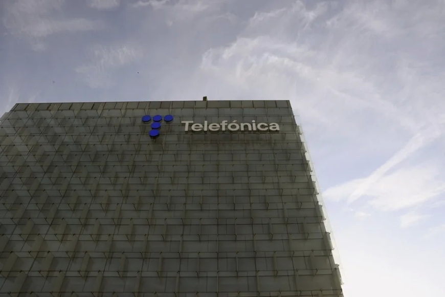 Telefónica presentará un ERE en siete empresas del grupo, aunque no precisa los afectados