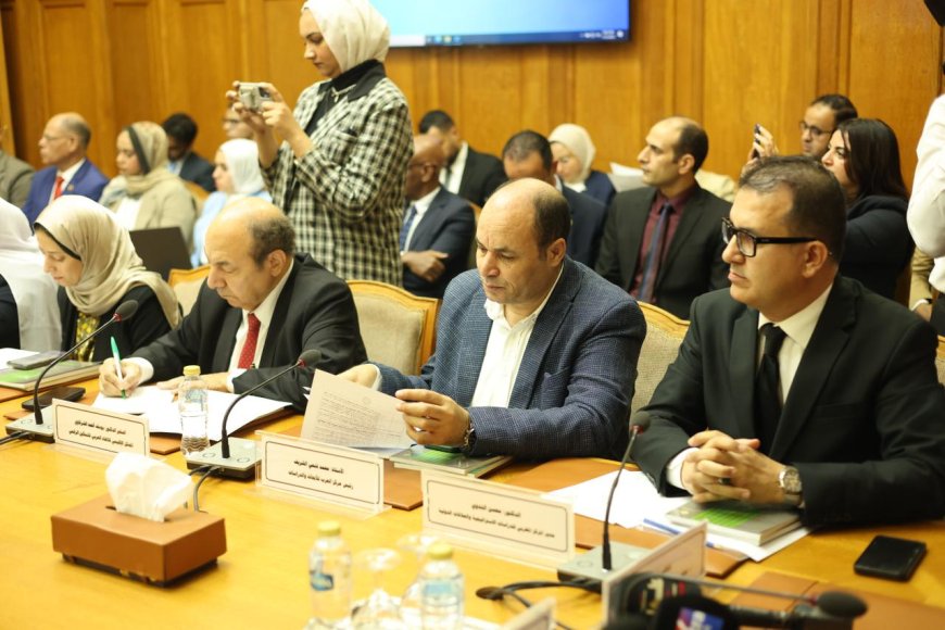 Obras de Al-Sharafa Al-Hammadi… Las publicaciones más destacadas El Centro Árabe de Investigación participa en los trabajos de la tercera edición del Foro Anual de Think Tanks en los países árabes